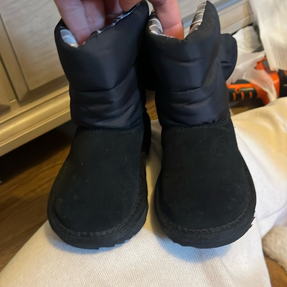 Toddler black uggs